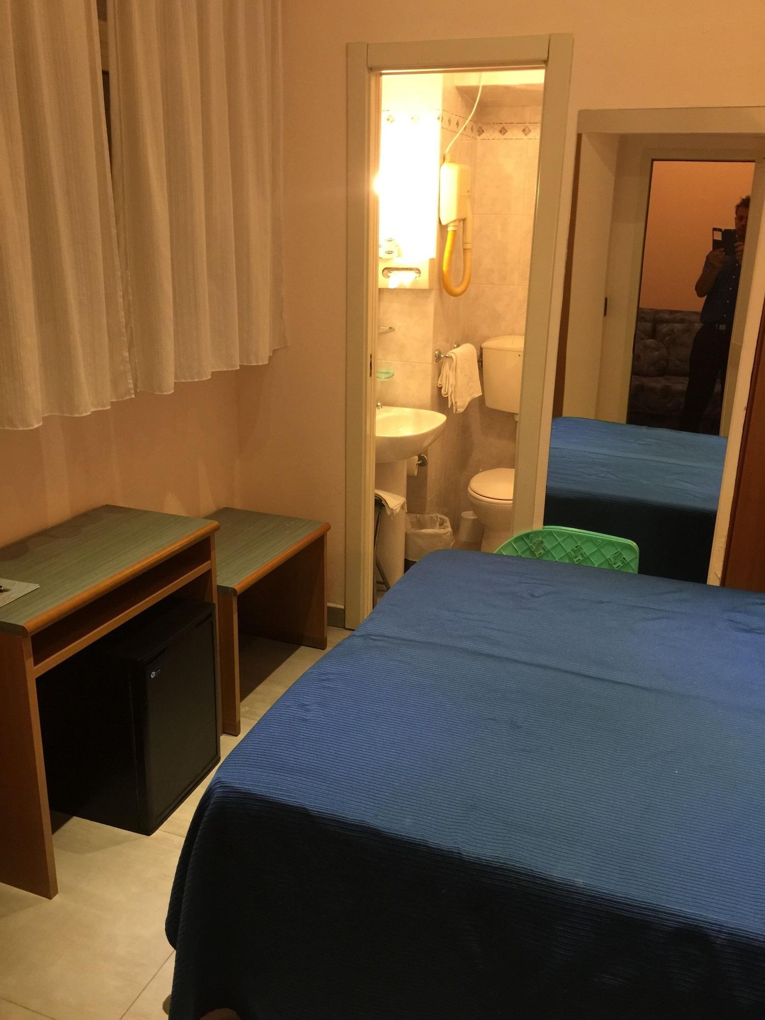 Hotel Roma Marina di Massa Εξωτερικό φωτογραφία