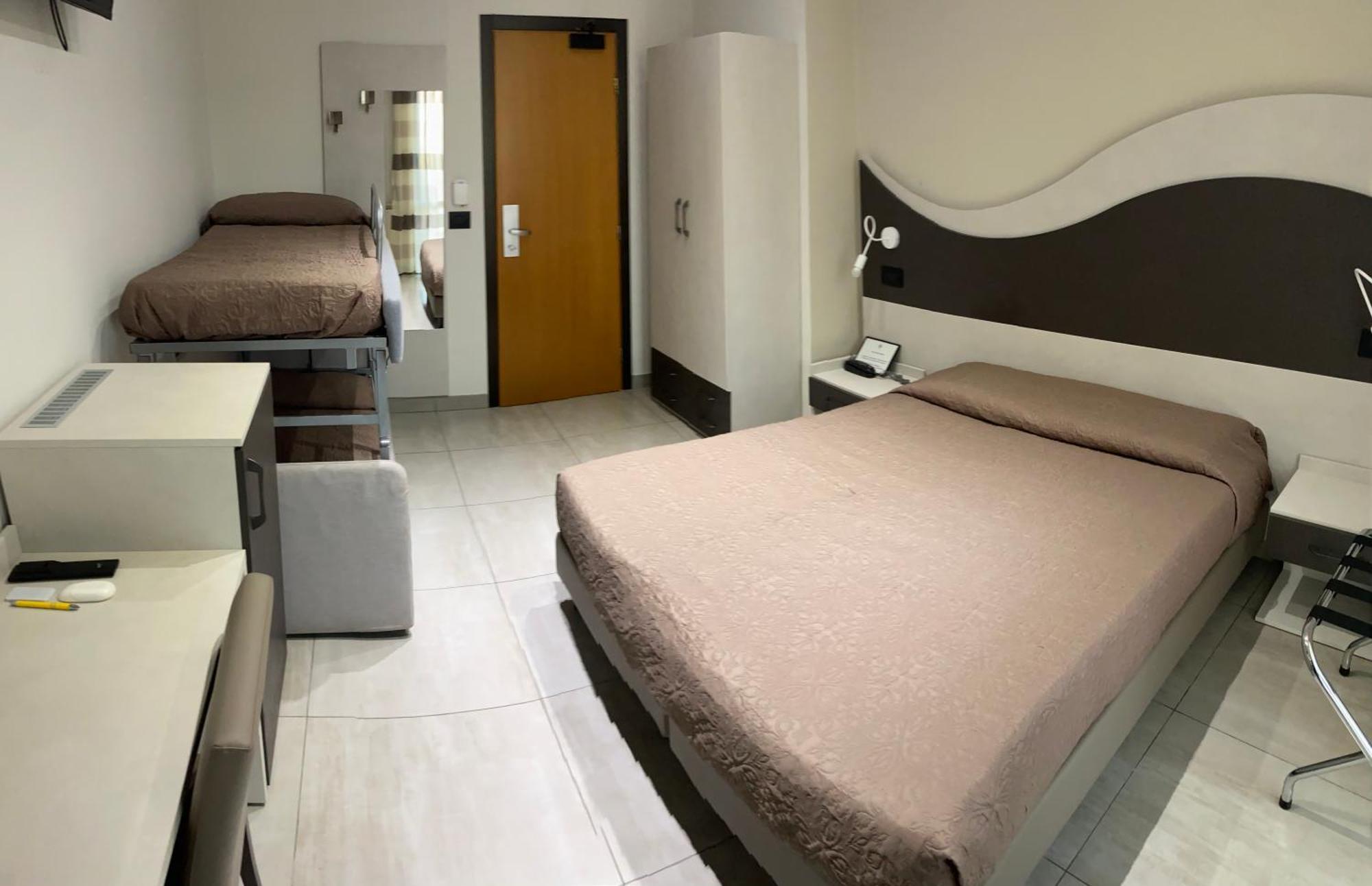 Hotel Roma Marina di Massa Εξωτερικό φωτογραφία