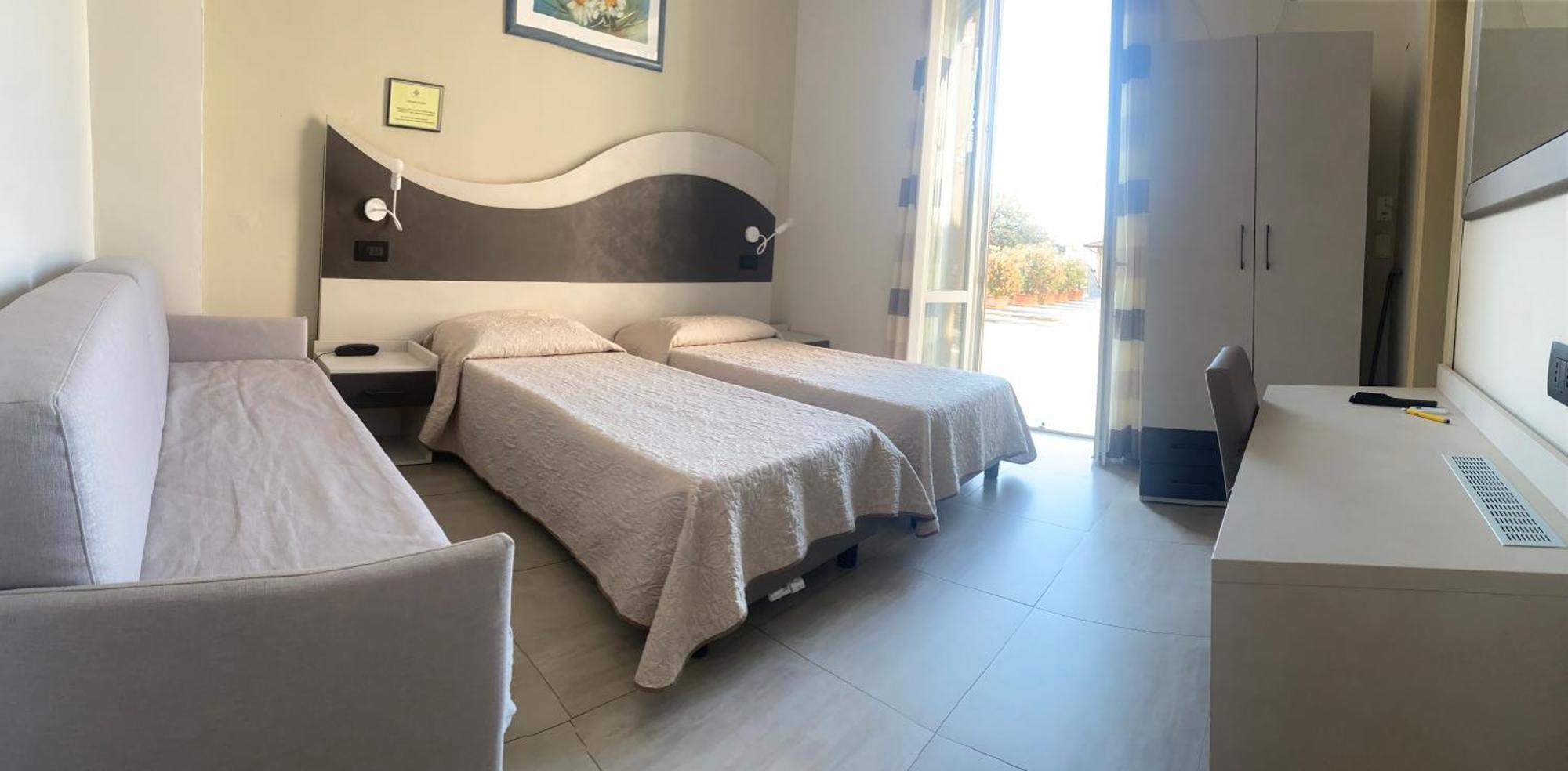 Hotel Roma Marina di Massa Εξωτερικό φωτογραφία