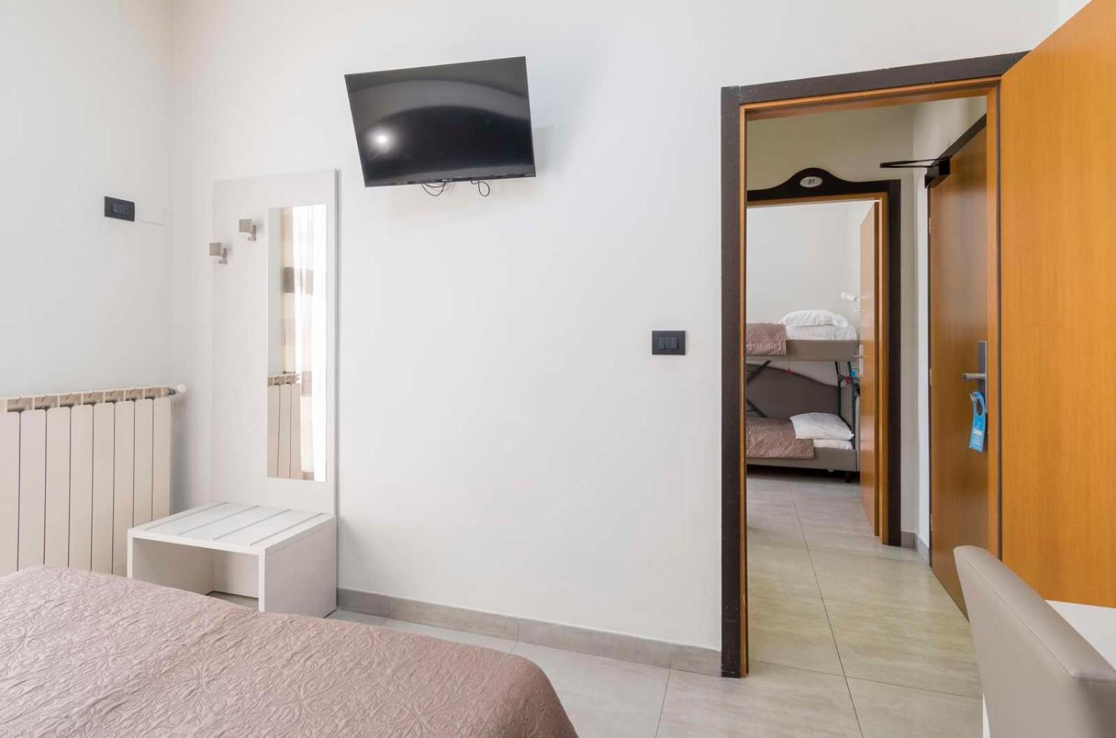 Hotel Roma Marina di Massa Εξωτερικό φωτογραφία