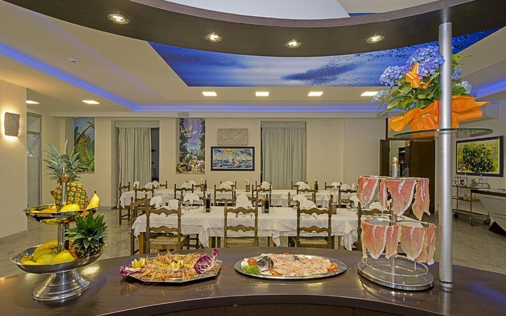 Hotel Roma Marina di Massa Εξωτερικό φωτογραφία