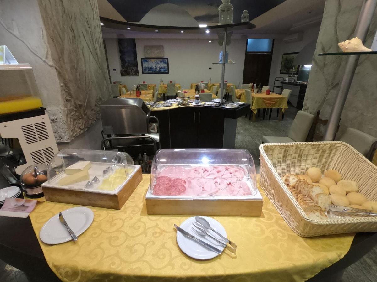 Hotel Roma Marina di Massa Εξωτερικό φωτογραφία